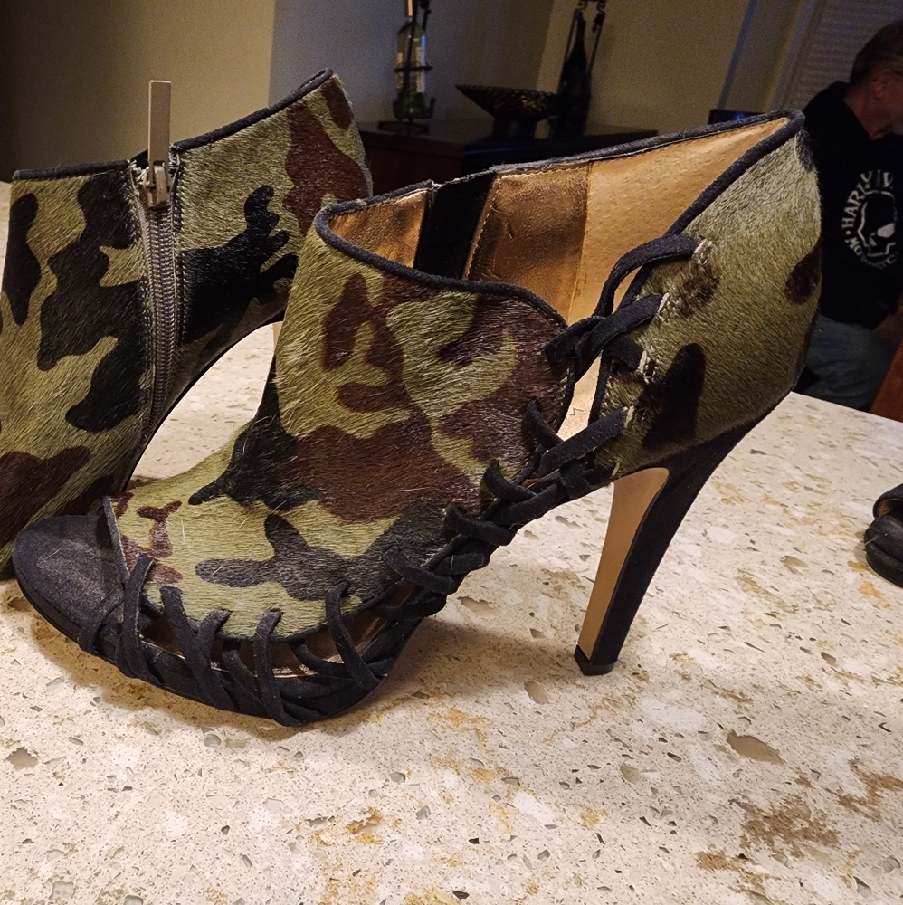 9 West high heels size 10